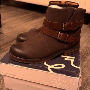 Natural Soul Dark Brown Buckle Boots